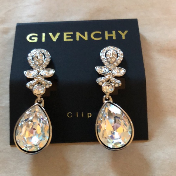 Givenchy clip earrings and 2 similar necklaces. - Picture 5 of 5